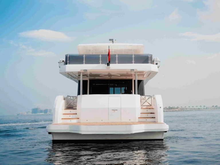 Uthyrning Lyx yacht i Dubai Marina - Majesty Yachts 82