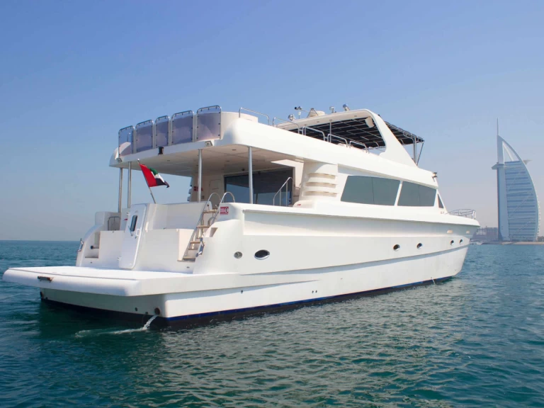 Uthyrning Lyx yacht i Dubai Marina - Gulf Craft 90
