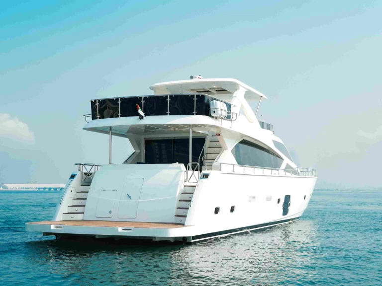 Yacht charter Dubai Marina billig 92
