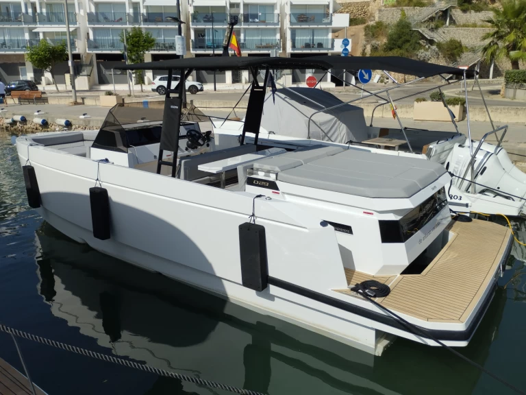Hyr en DE ANTONIO Yachts D29 Open Mahon 