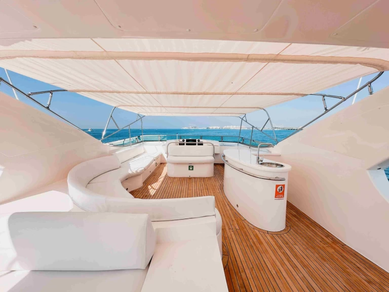 Yacht charter Dubai Marina billig 92