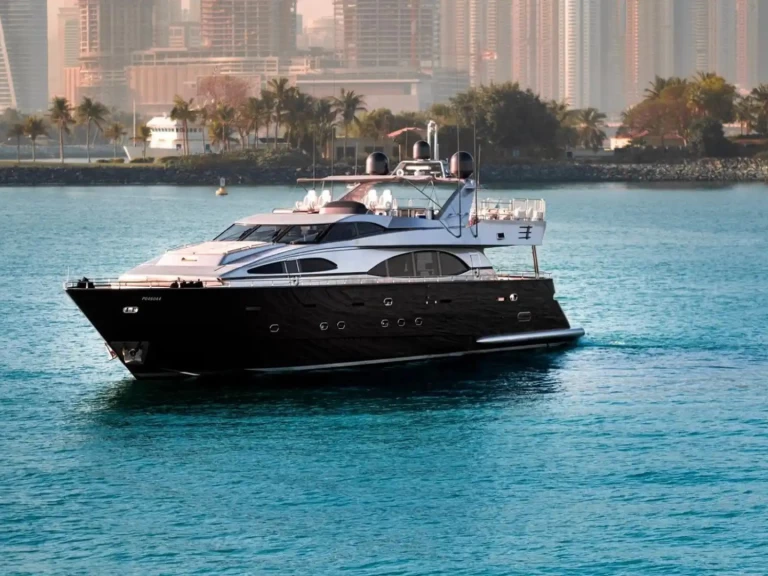 Hyra Lyx yacht med eller utan skeppare Azimut Dubai Marina 