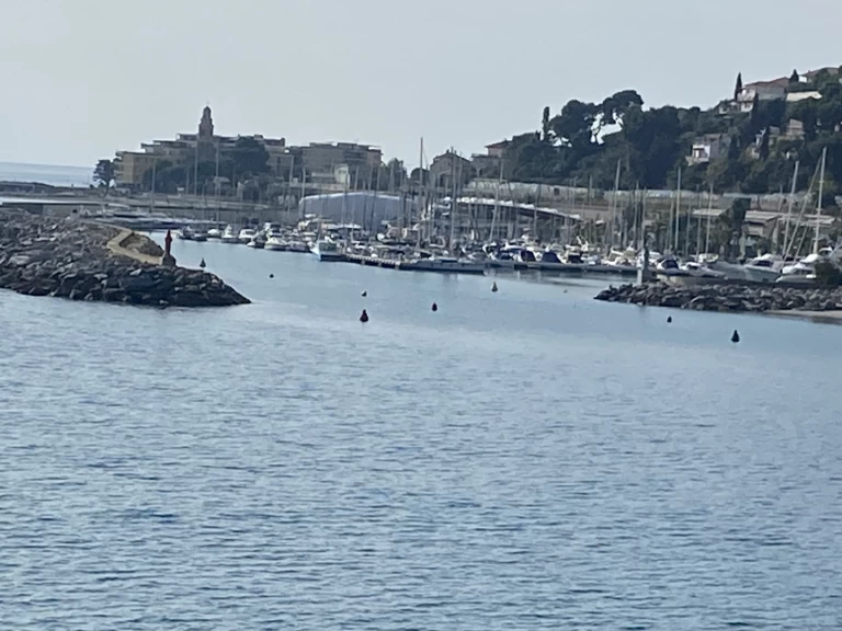 Hyr en Bavaria Bavaria 42 Cruiser San Lorenzo al Mare 