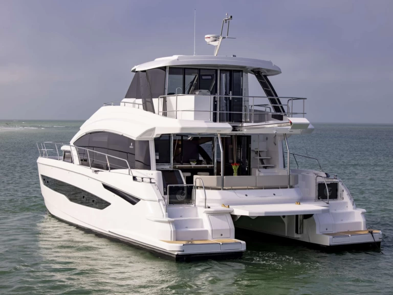 Lyx yacht för uthyrning Piraeus till det bästa priset 