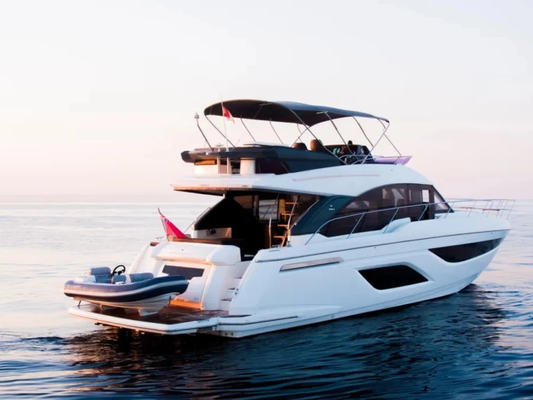 Bavaria Bavaria R55 charter bareboat eller skeppad i Donji Seget