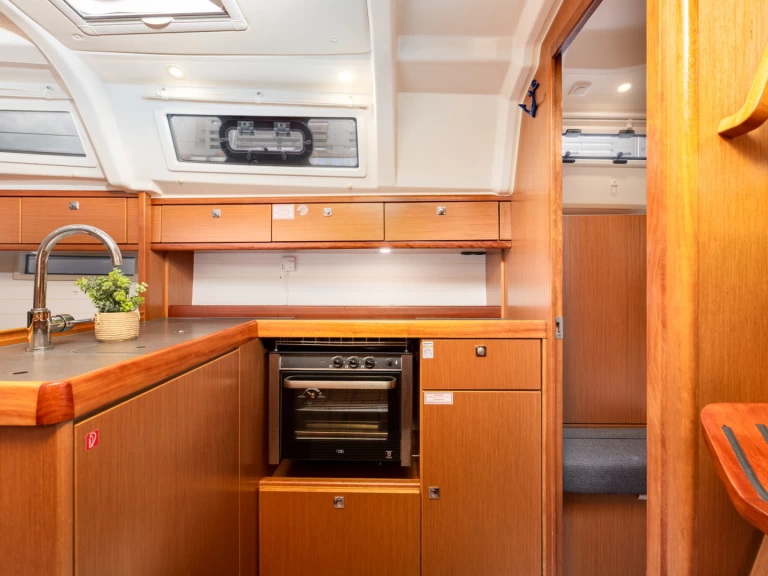 Uthyrning Segelbåt  Bavaria med en båtlicens 