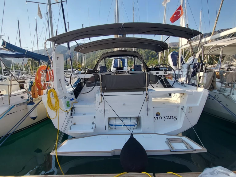 Dufour Dufour 41 charter bareboat eller skeppad i Gocek