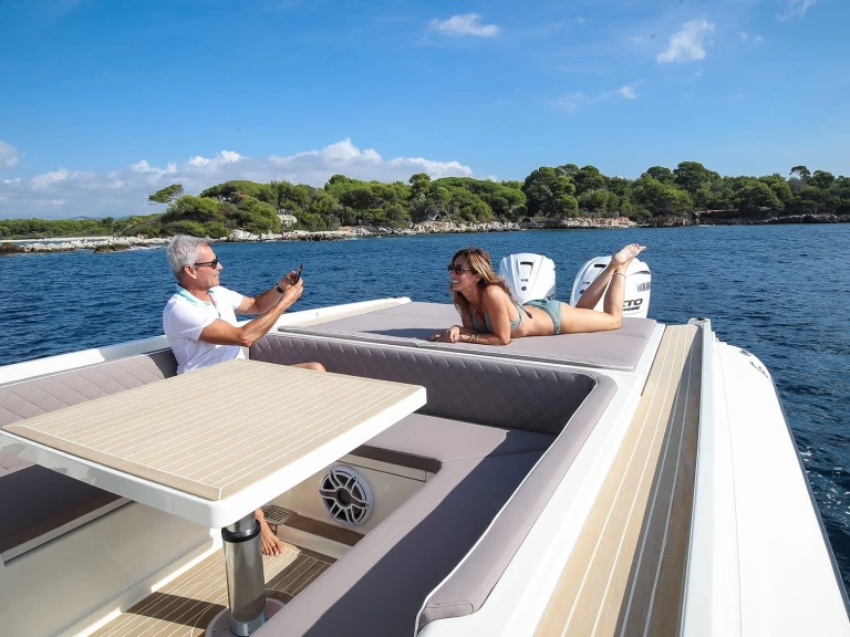 Hyra RIB med eller utan skeppare Capelli Marine de Sant'Ambrogio 