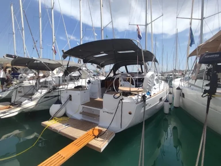 Elan Impression 45.1 charter bareboat eller skeppad i Trogir 