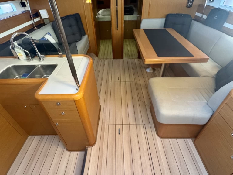 Hyra Segelbåt  med eller utan skeppare Jeanneau Dubrovnik 