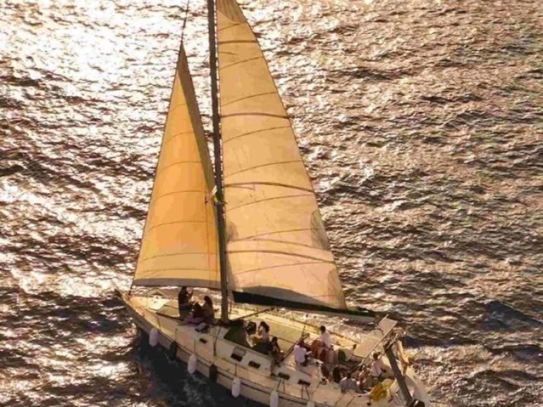 Hyr en Bénéteau First 45 F5 - 4 cab. Rhodes (City) 