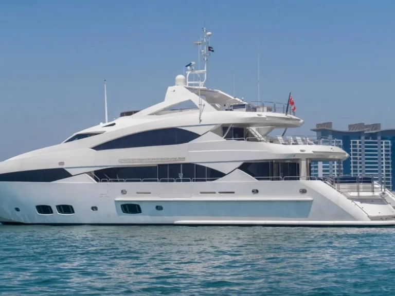 Yacht charter Dubai Marina billig 131