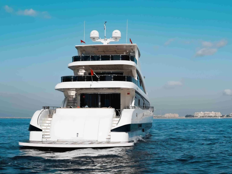 Yacht charter Dubai Marina billig 140