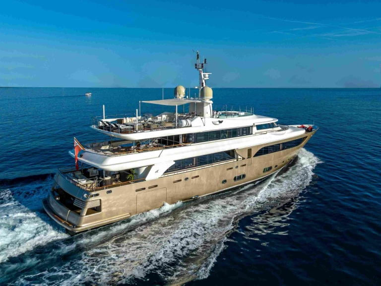 Uthyrning Lyx yacht i Dubai Marina - Crn 150