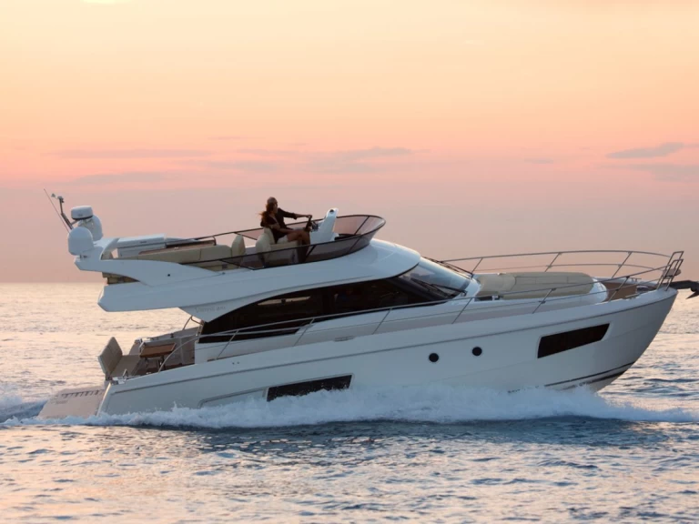 Bavaria Virtess 420 Fly charter bareboat eller skeppad i Trogir 