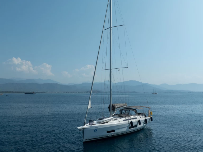 Dufour Dufour 470 charter bareboat eller skeppad i Fethiye