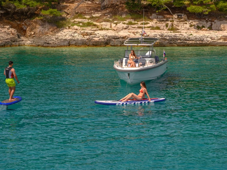 Hyr en  Nimbus T9 Trogir  