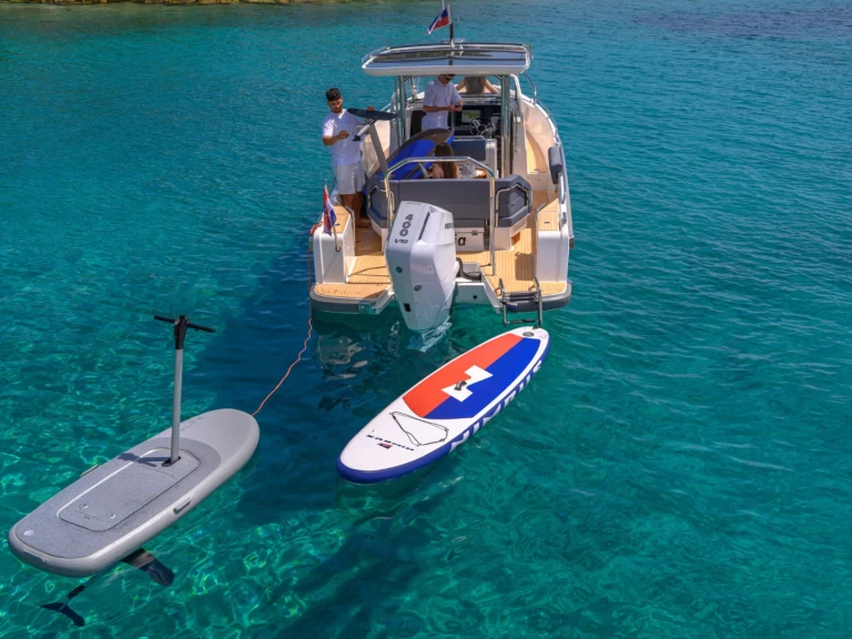 Båtuthyrning  Nimbus T9 i Trogir  på Samboat 