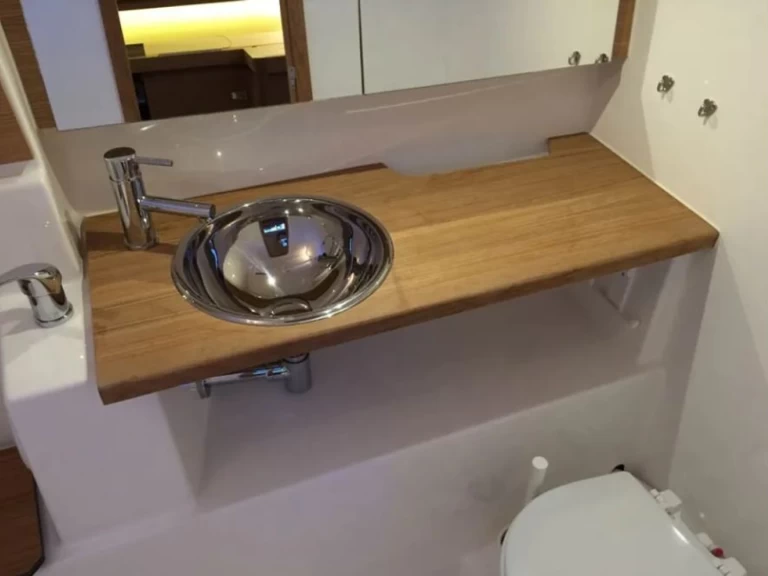 Hyra Segelbåt  med eller utan skeppare Dufour Gouvia 