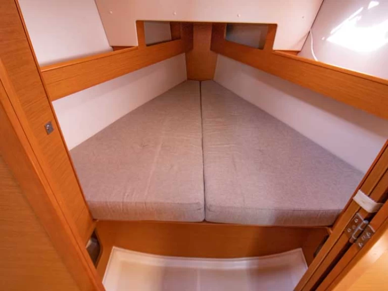 Uthyrning Agía Effimía - Jeanneau Sun Odyssey 33i av Samboat 