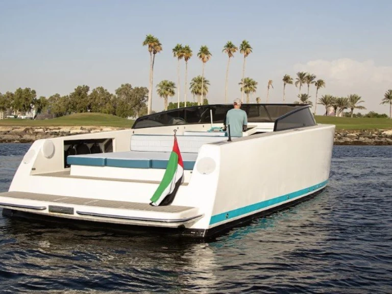 Uthyrning Lyx yacht VanDutch med en båtlicens 