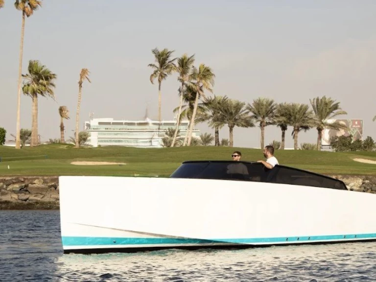 Hyra Lyx yacht med eller utan skeppare VanDutch Dubai Marina 