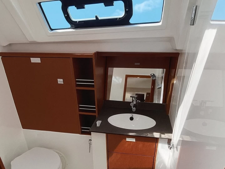 Uthyrning Segelbåt  Bavaria med en båtlicens 