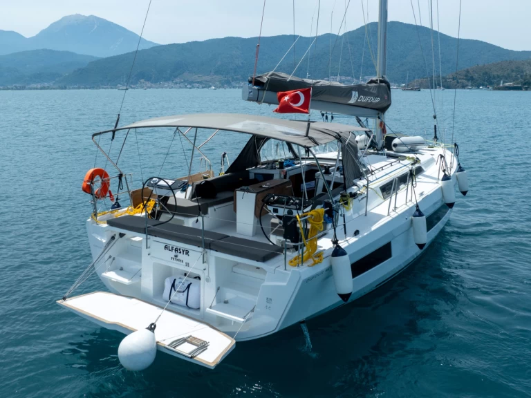 Yacht charter Fethiye billig Dufour 44