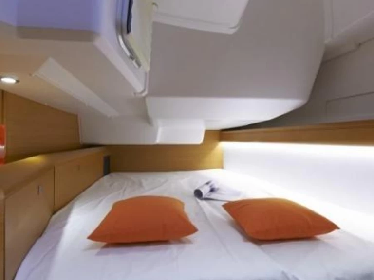 Hyra Segelbåt  med eller utan skeppare Jeanneau Donji Seget 