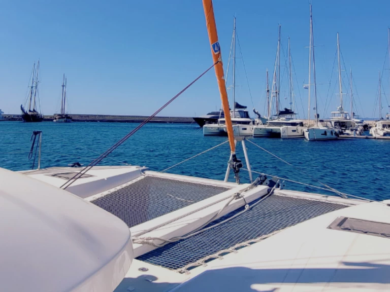 Yacht charter Alimos billig Excess 11