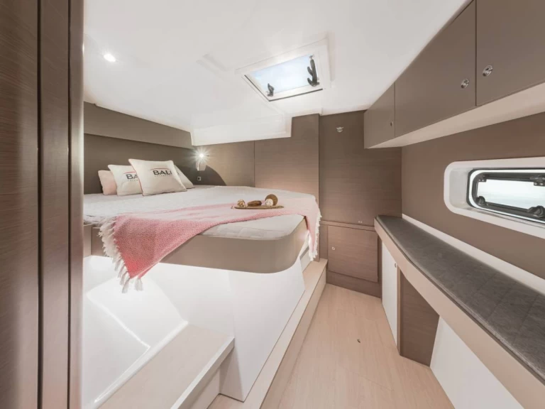 Katamaran  för uthyrning Lavrio till det bästa priset 