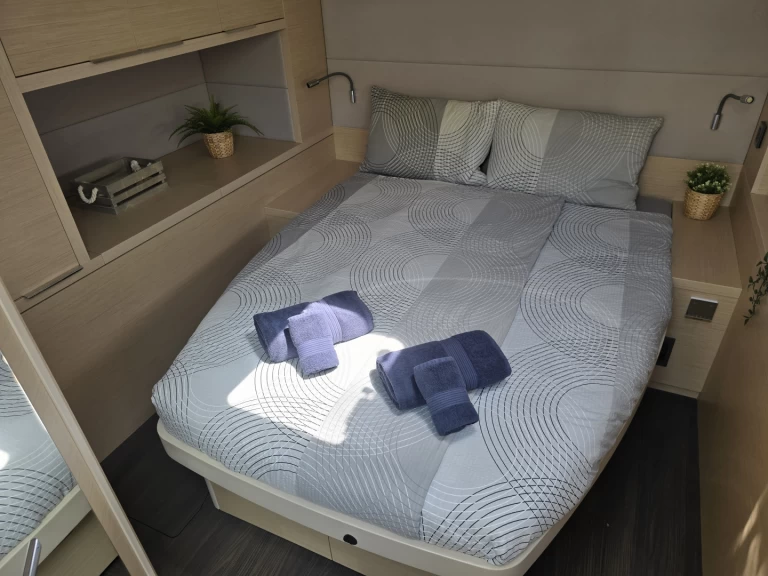 Lagoon Lagoon 55[G] charter bareboat eller skeppad i Palma de Mallorca