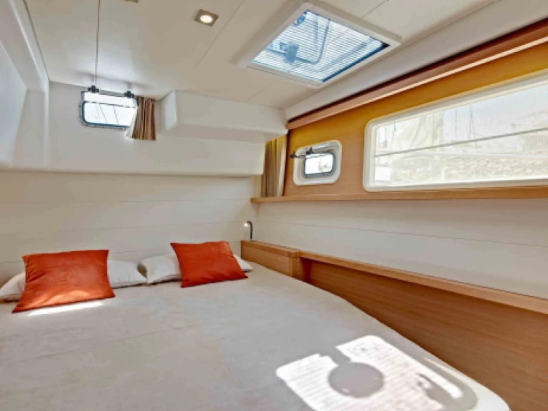 Lagoon Lagoon 45 charter bareboat eller skeppad i Mykonos (City)