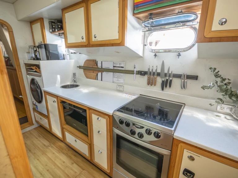 Yacht charter Airlie Beach billig Custom Expedition Yacht