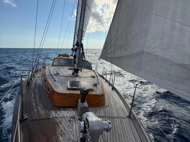 Hyra Segelbåt  med eller utan skeppare Vindö Marseille 