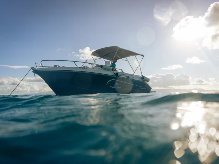 Uthyrning Motorbåt  Pacific Craft med en båtlicens 