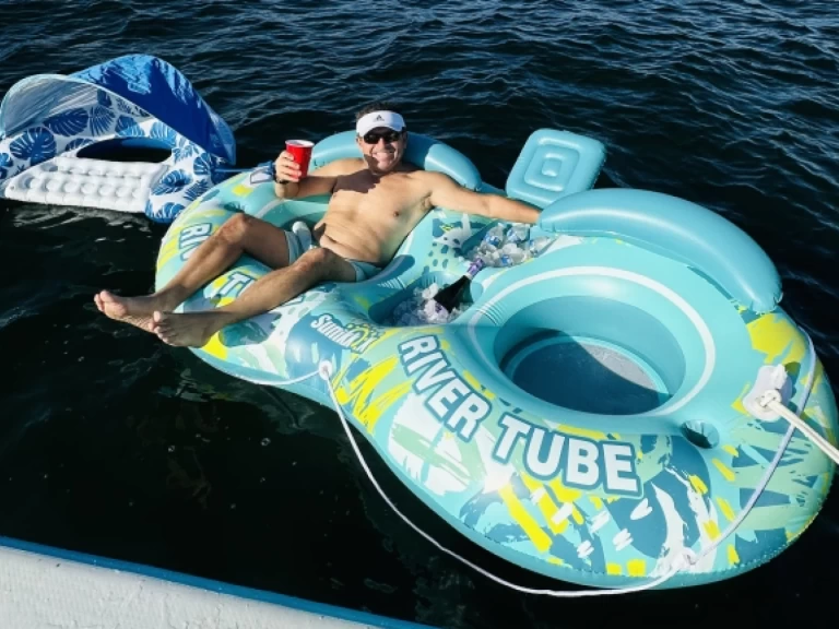 Hyr en Sea Ray 450 express bridge West Palm Beach 