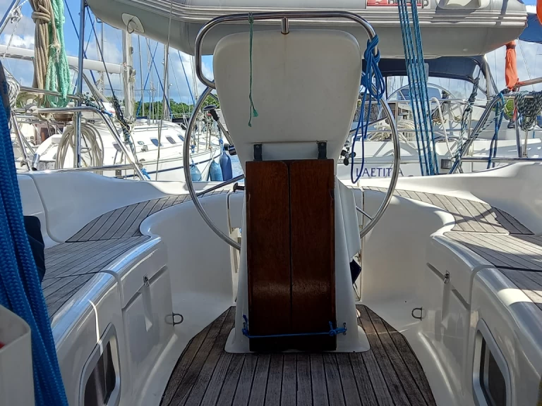 Uthyrning Segelbåt  Bavaria med en båtlicens 