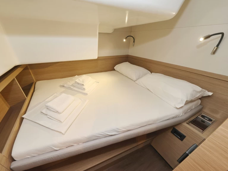 Hyr en Lagoon Lagoon 51 - 6 cabins/4heads Sukošan 