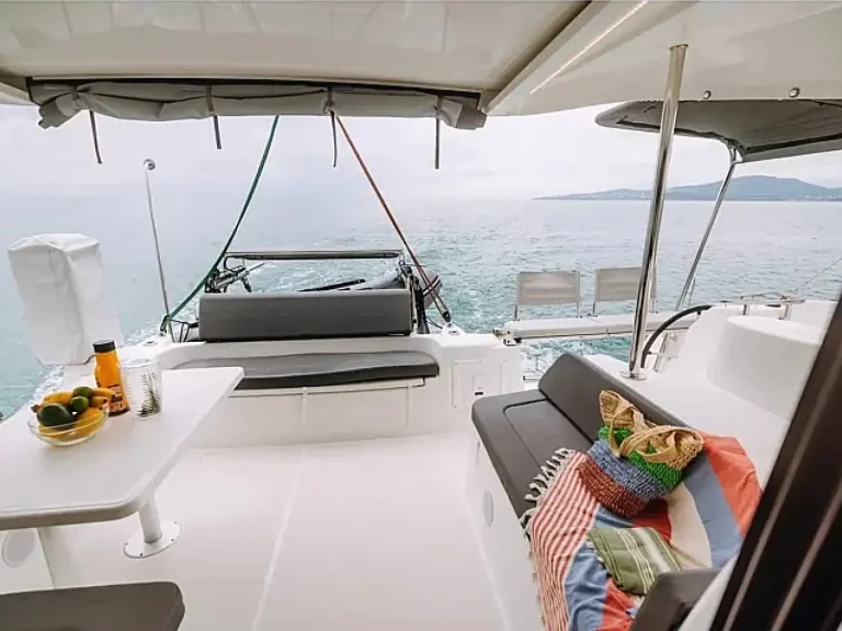 Yacht charter Nikiána billig Excess 11