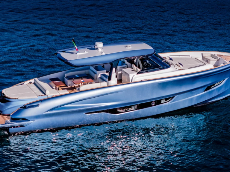 Uthyrning Motorbåt  Solaris Power med en båtlicens 