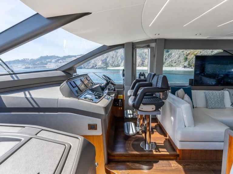 Hyra Motorbåt  med eller utan skeppare Sunseeker Spanien  