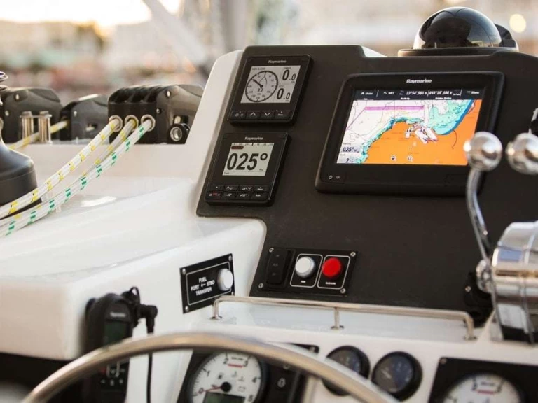 Uthyrning Katamaran  Leopard med en båtlicens 