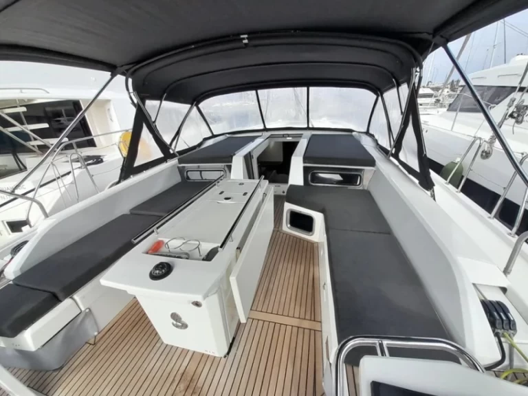 Uthyrning Segelbåt  Bénéteau med en båtlicens 