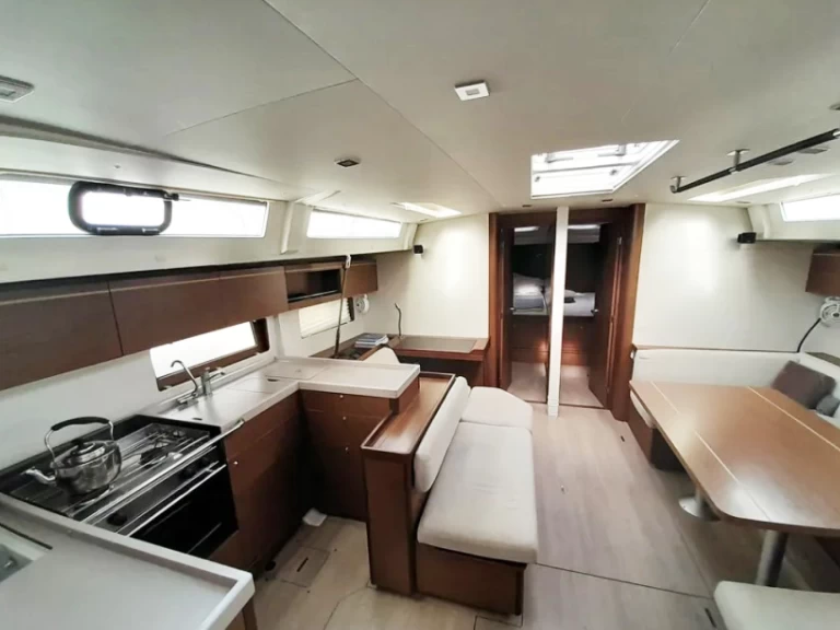 Hyra Segelbåt  med eller utan skeppare Bénéteau Aten 