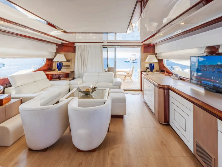 Uthyrning Lyx yacht Posillipo med en båtlicens 