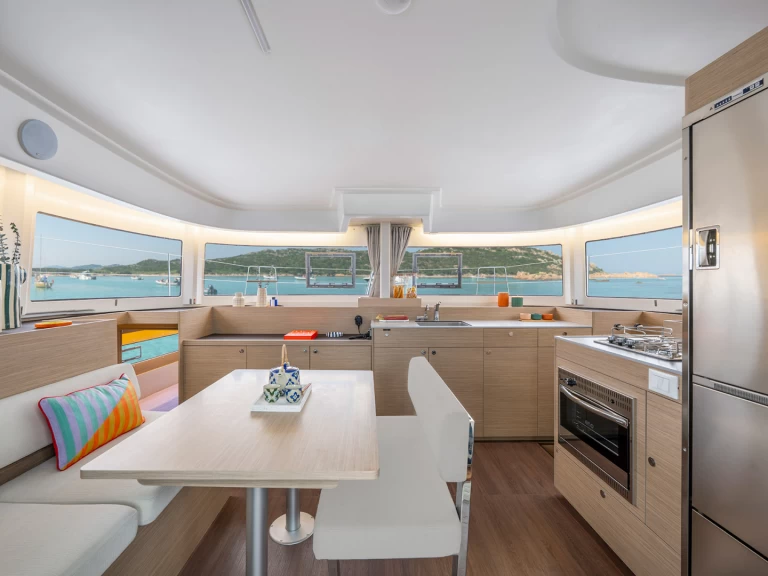 Uthyrning Katamaran  Lagoon med en båtlicens 