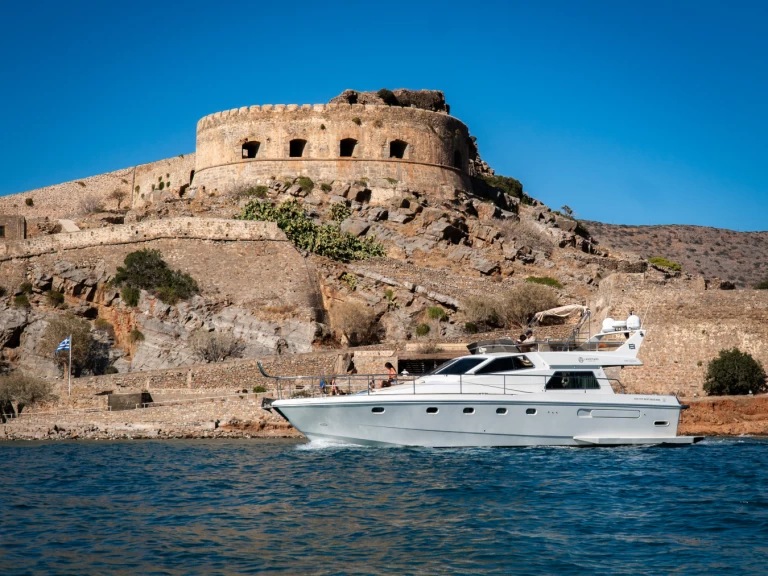 Båtuthyrning Ferretti Altura 52 S i Agios Nikolaos på Samboat 