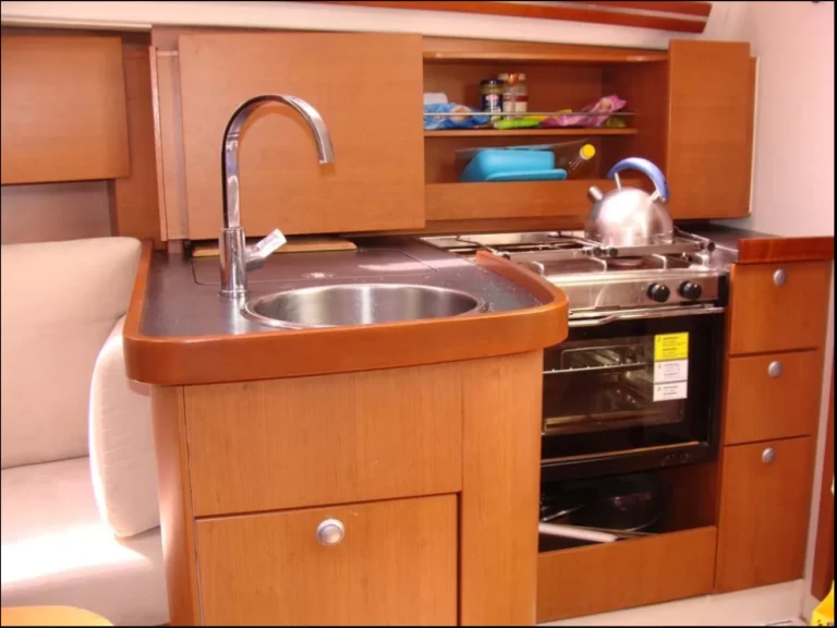 Yacht charter Alimos billig Hanse 325