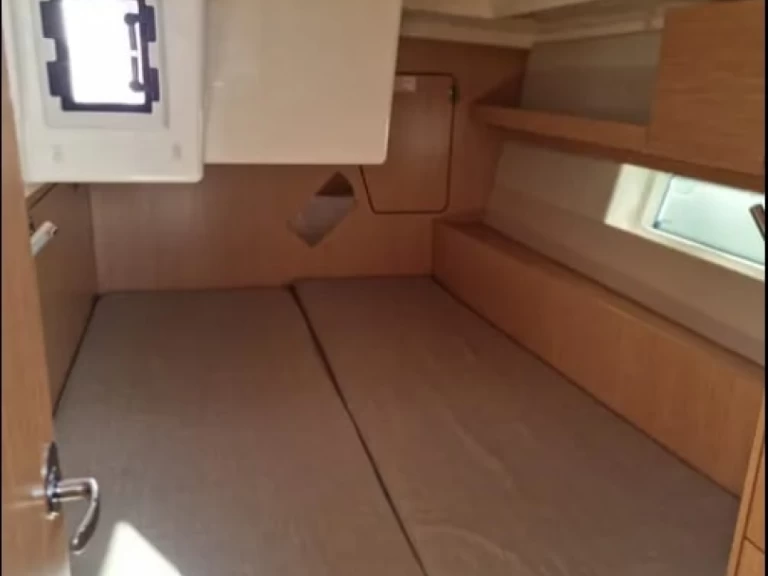 Uthyrning Segelbåt  Bavaria med en båtlicens 